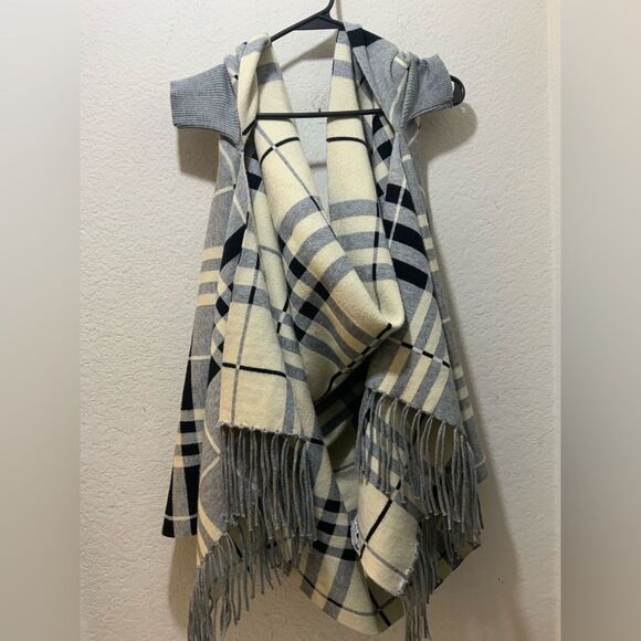 Carolina clothing company one size plaid soft cape fringe poncho - Picture 2 of 8